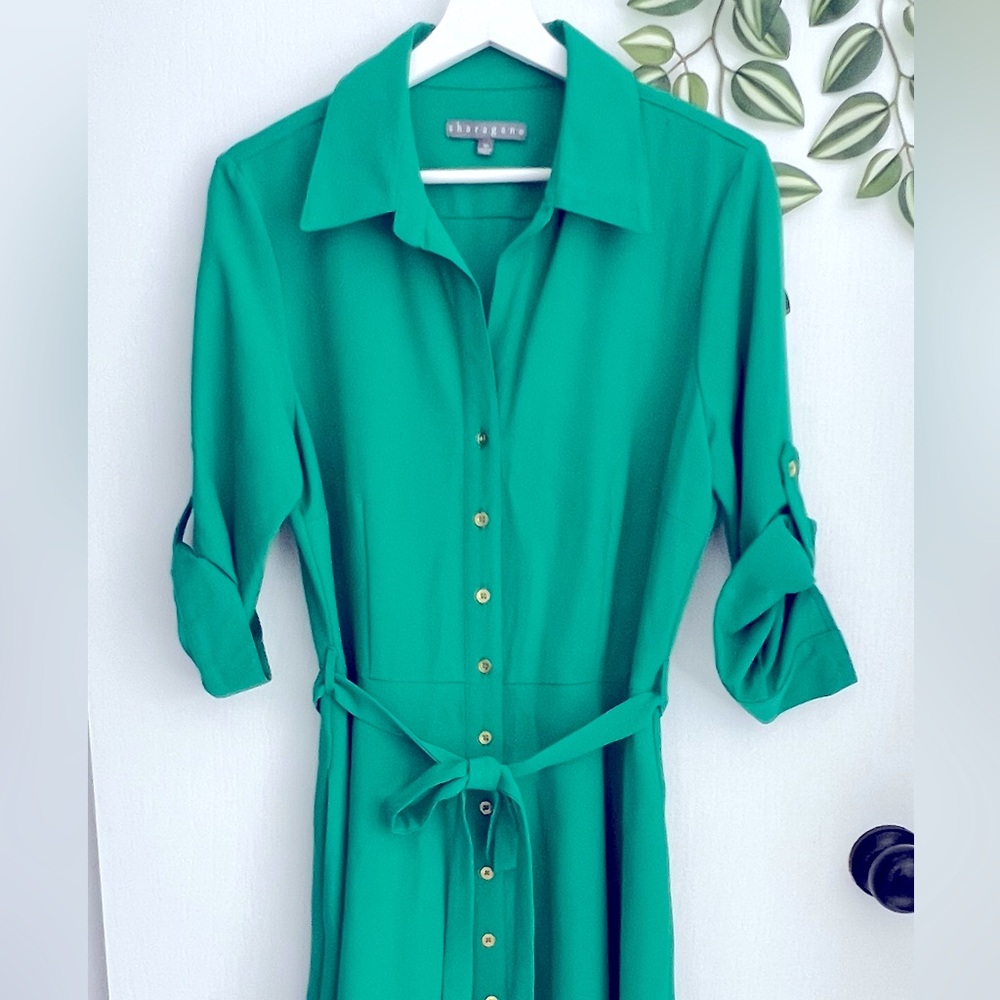 Beautiful green SHIRT DRESS with pockets! So flattering for work retail 100